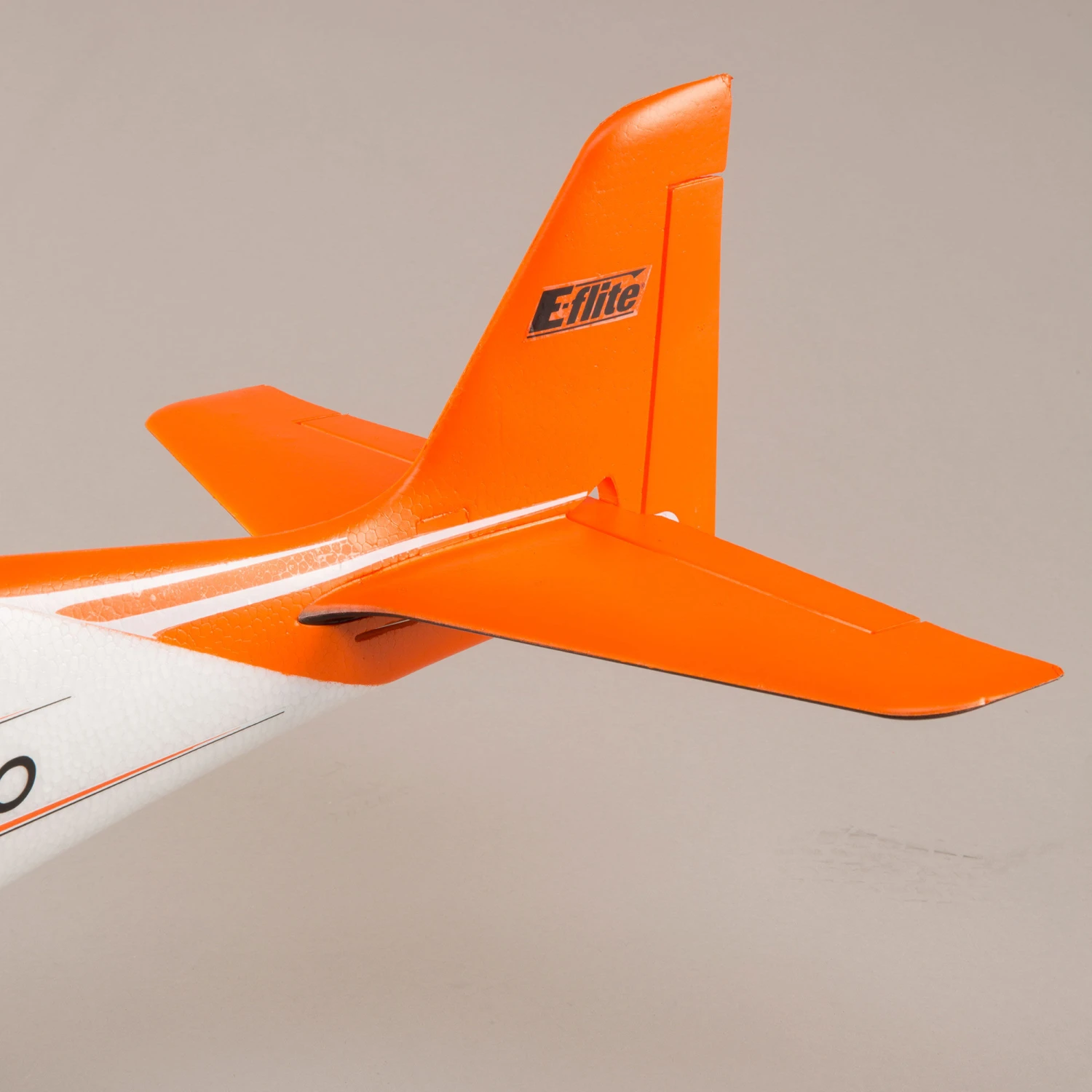 E-flite V900 BNF Basic with AS3X and SAFE Select, 900mm 12 E-flite V900 BNF Basic with AS3X and SAFE Select, 900mm - Image 12