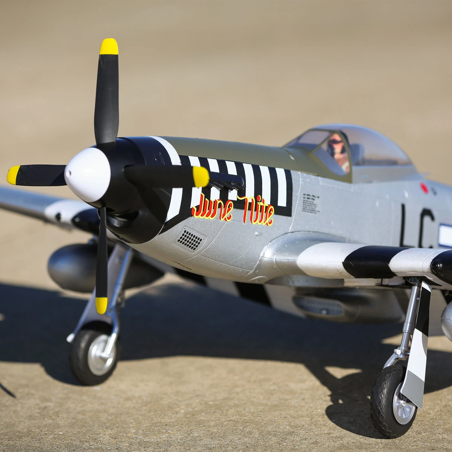 E-flite P-51D Mustang 1.2m BNF Basic with AS3X and SAFE Select 19 E-flite P-51D Mustang 1.2m BNF Basic with AS3X and SAFE Select - Image 19