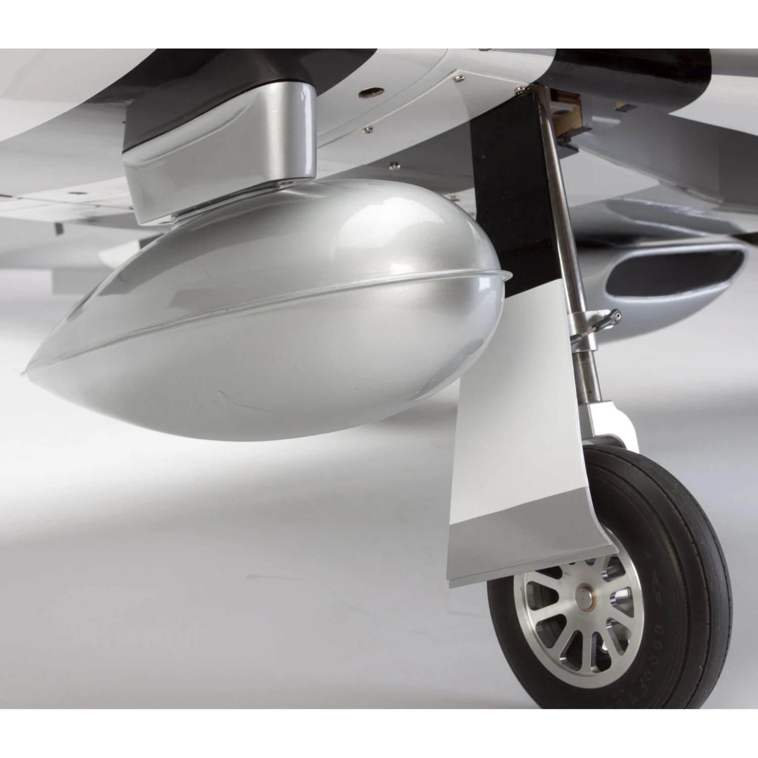 Hangar 9 P-51D Mustang 60cc ARF, 89" 16 Hangar 9 P-51D Mustang 60cc ARF, 89" - Image 16